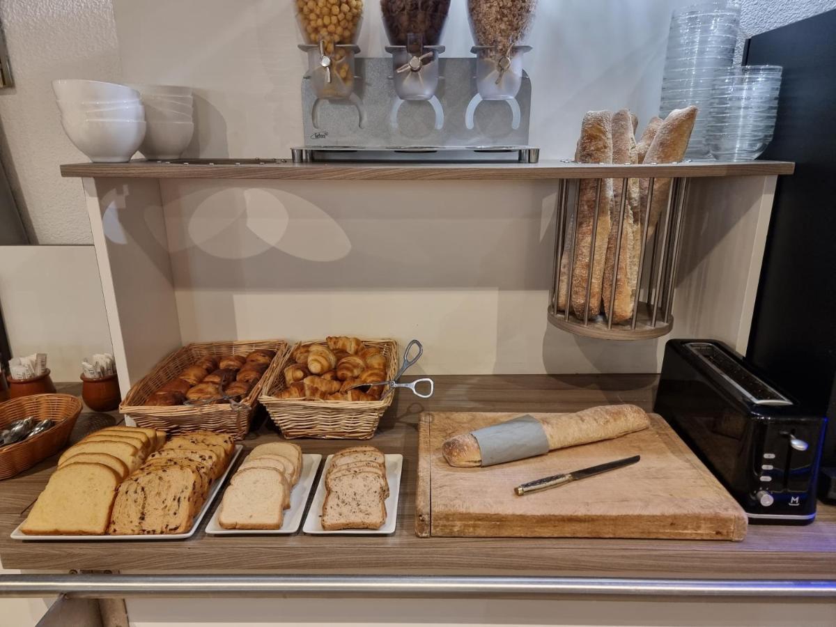 Hotel Restaurant Le Relais - Pau Nord Lons Kültér fotó